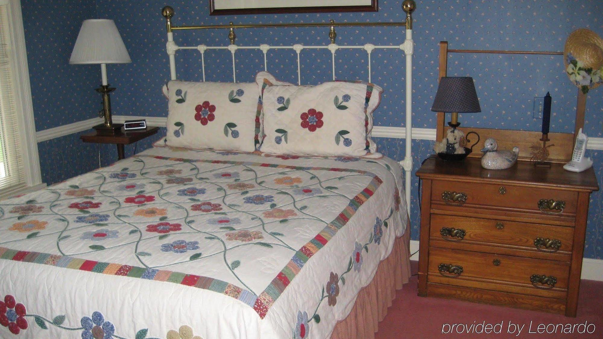 Water Street Inn Boyne City Camera foto